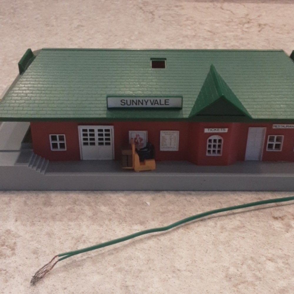 Bachmann Lighted Model Train Station
